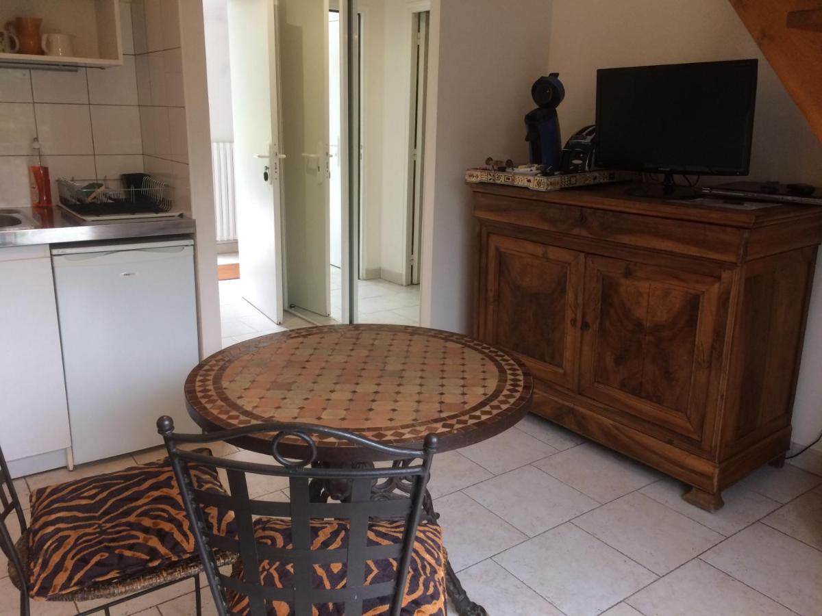Residence Hoteliere La Marine Combleux Exterior foto